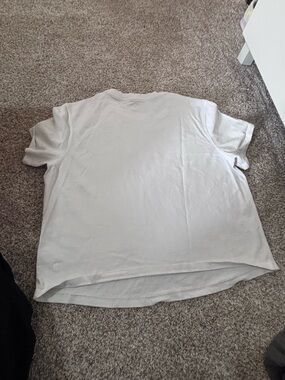 Lululemon embroided white Crew Neck T-Shirt